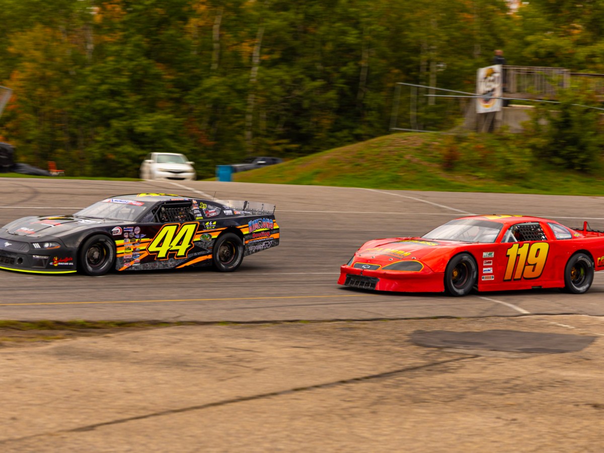 MONDEIK HOLDS OFF SAUTER TO TAKE FINAL TUNDRA SERIES CHECKERED&nbsp;FLAG